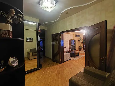 Satılır 3 otaqlı mənzil 125 m²