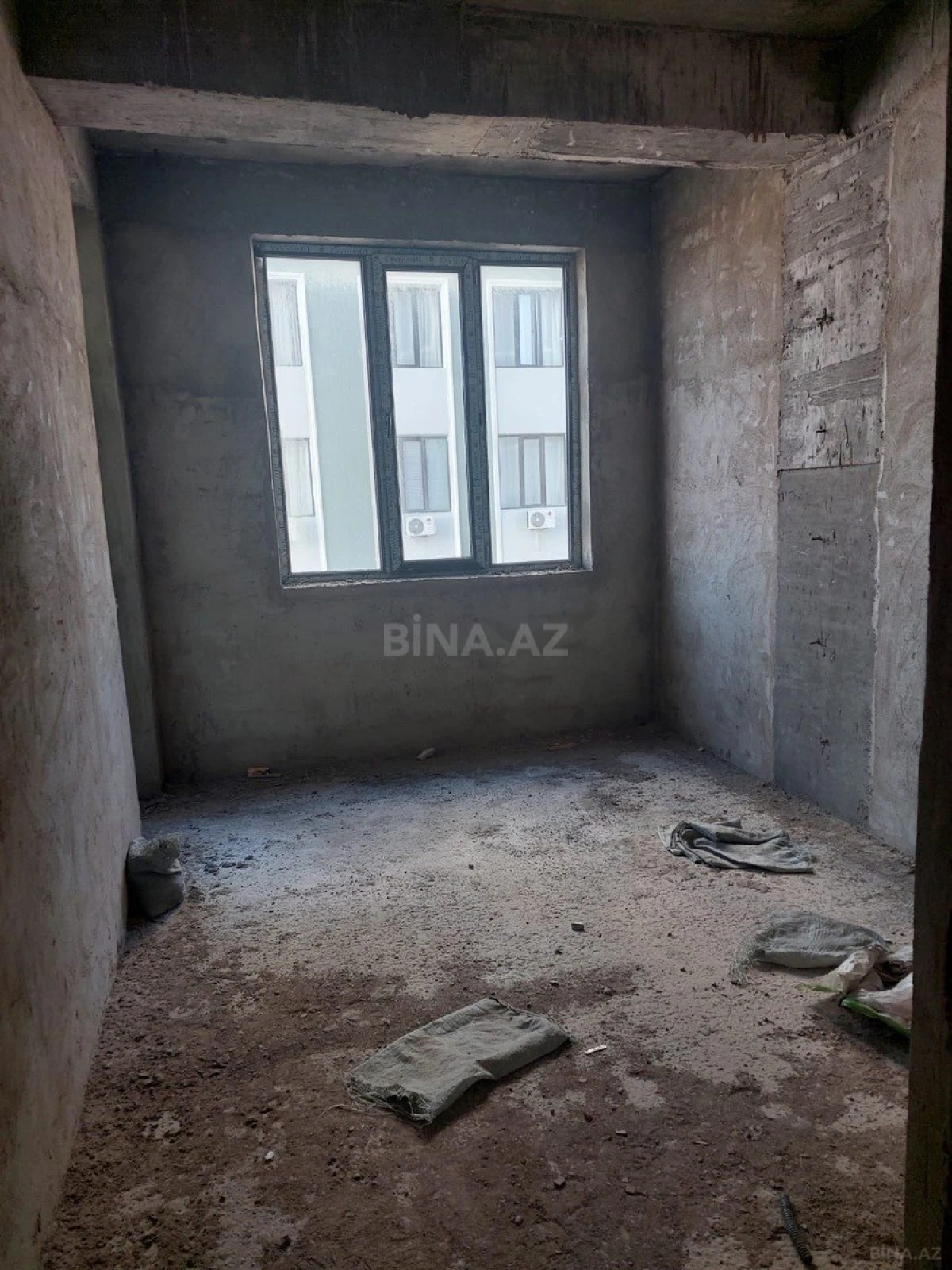 Satılır 2 otaqlı mənzil 82.5 m²