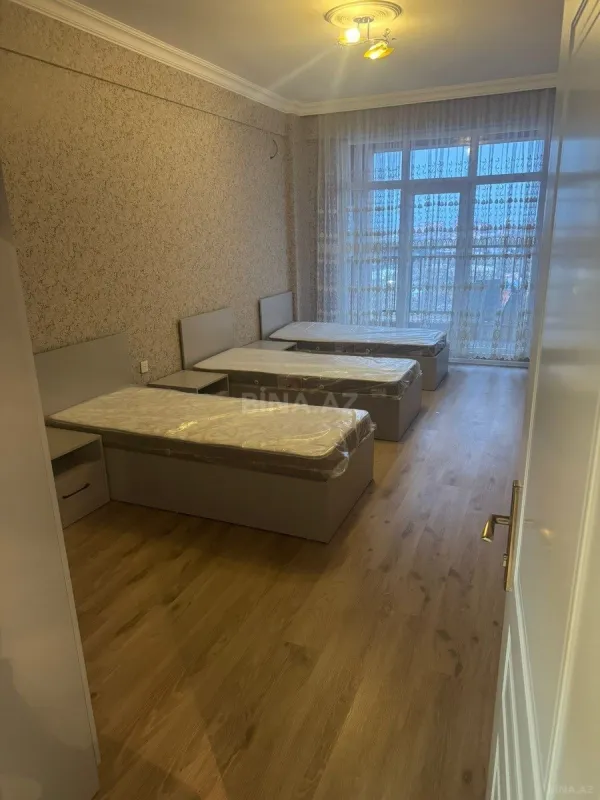 Kirayə verilir 2 otaqlı mənzil 67 m²