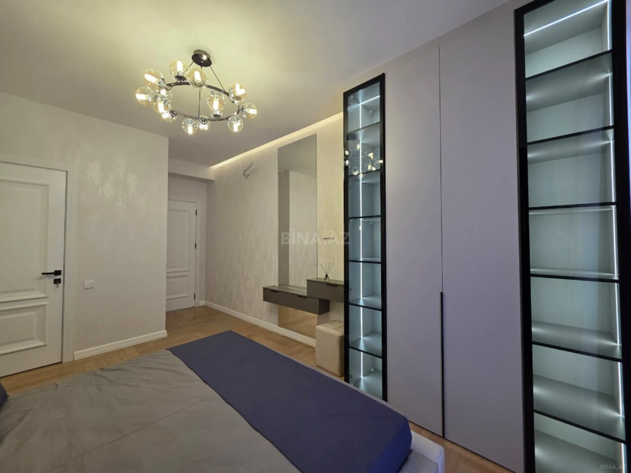 Satılır 3 otaqlı mənzil 120 m²