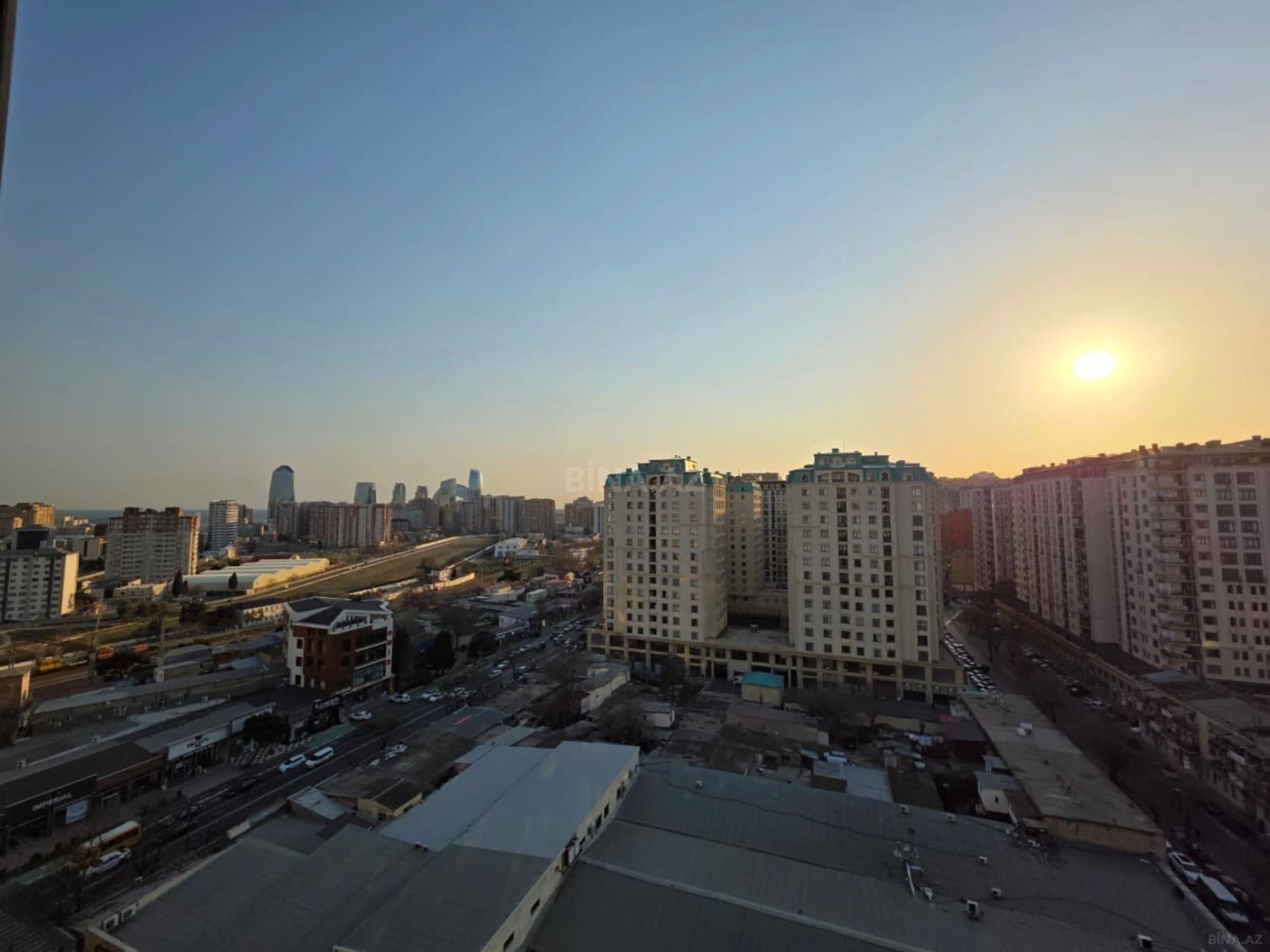 Satılır 3 otaqlı mənzil 120 m²