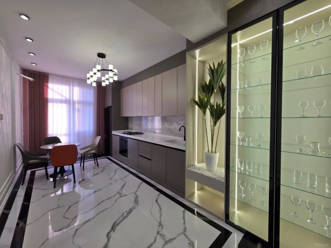 Satılır 3 otaqlı mənzil 120 m²
