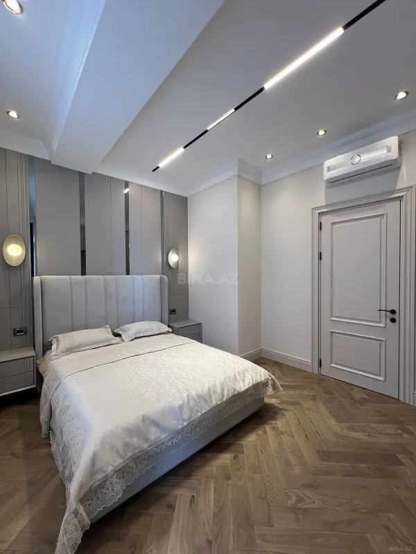 Satılır 4 otaqlı mənzil 165 m²