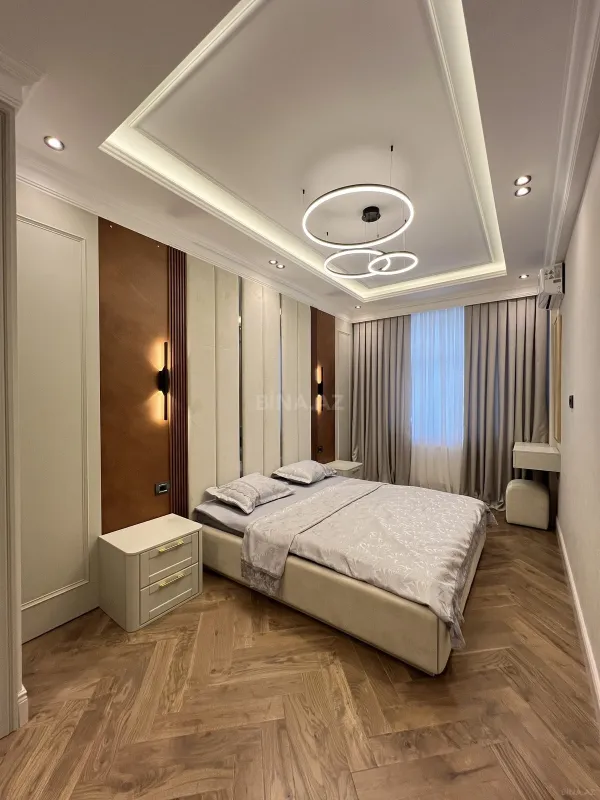 Satılır 4 otaqlı mənzil 165 m²