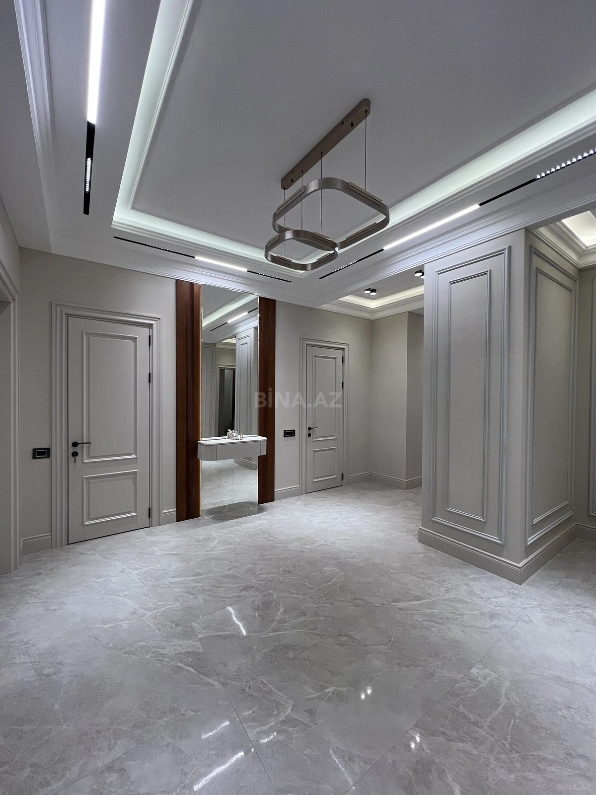 Satılır 4 otaqlı mənzil 165 m²