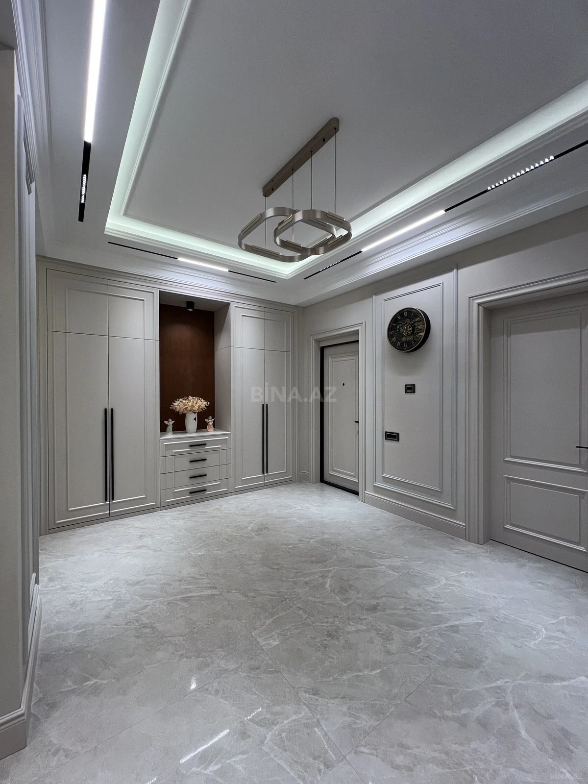 Satılır 4 otaqlı mənzil 165 m²