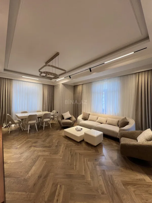 Satılır 4 otaqlı mənzil 165 m²