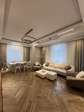 Satılır 4 otaqlı mənzil 165 m²