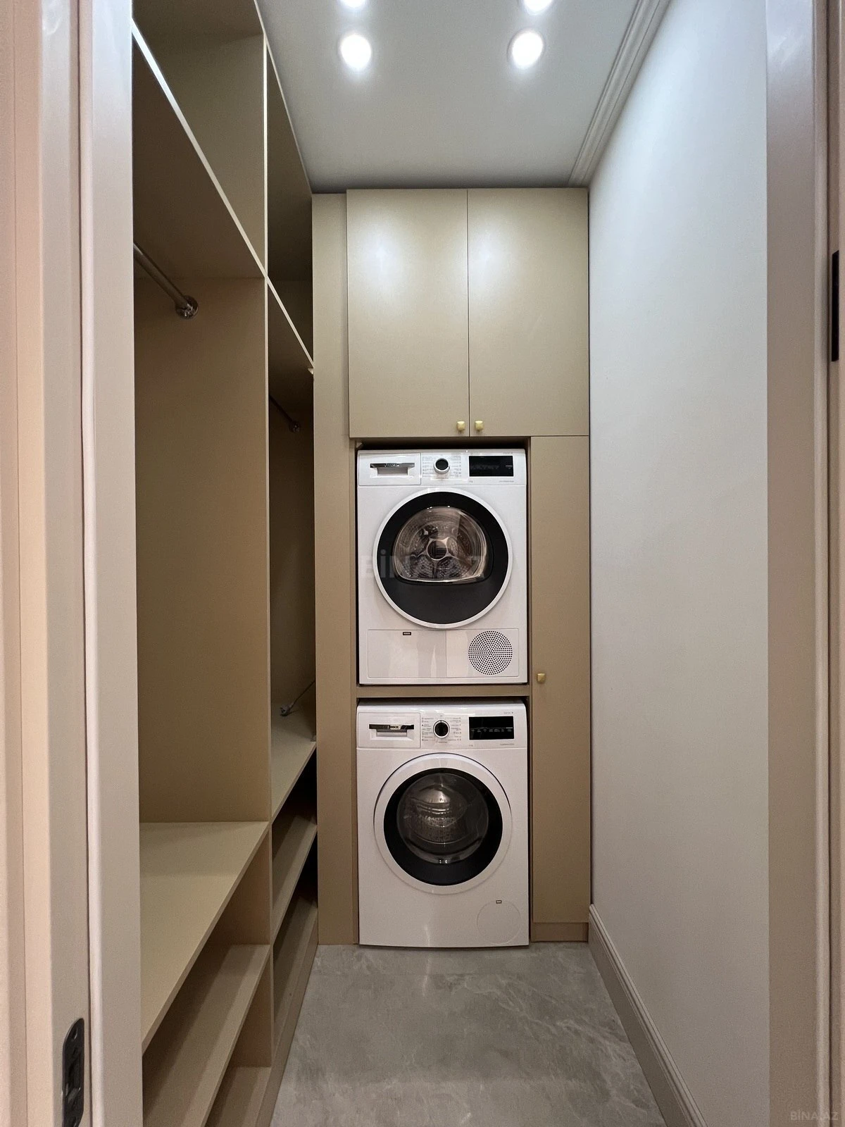 Satılır 4 otaqlı mənzil 165 m²