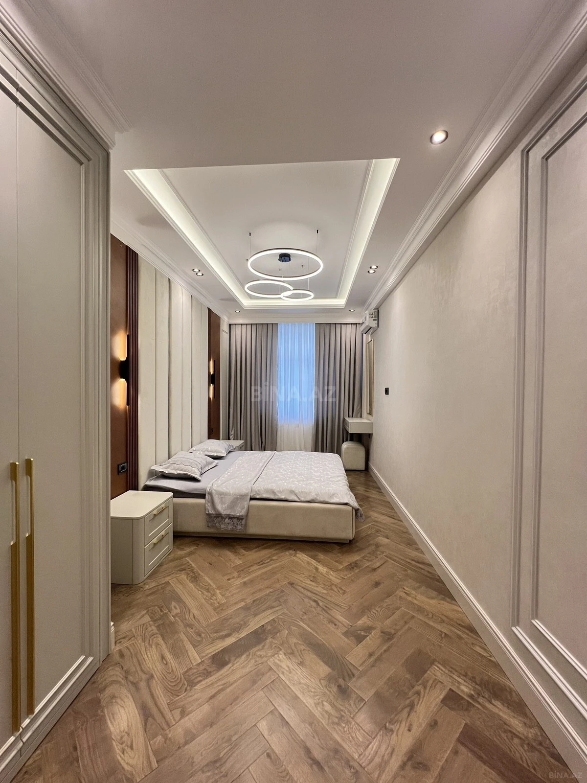 Satılır 4 otaqlı mənzil 165 m²