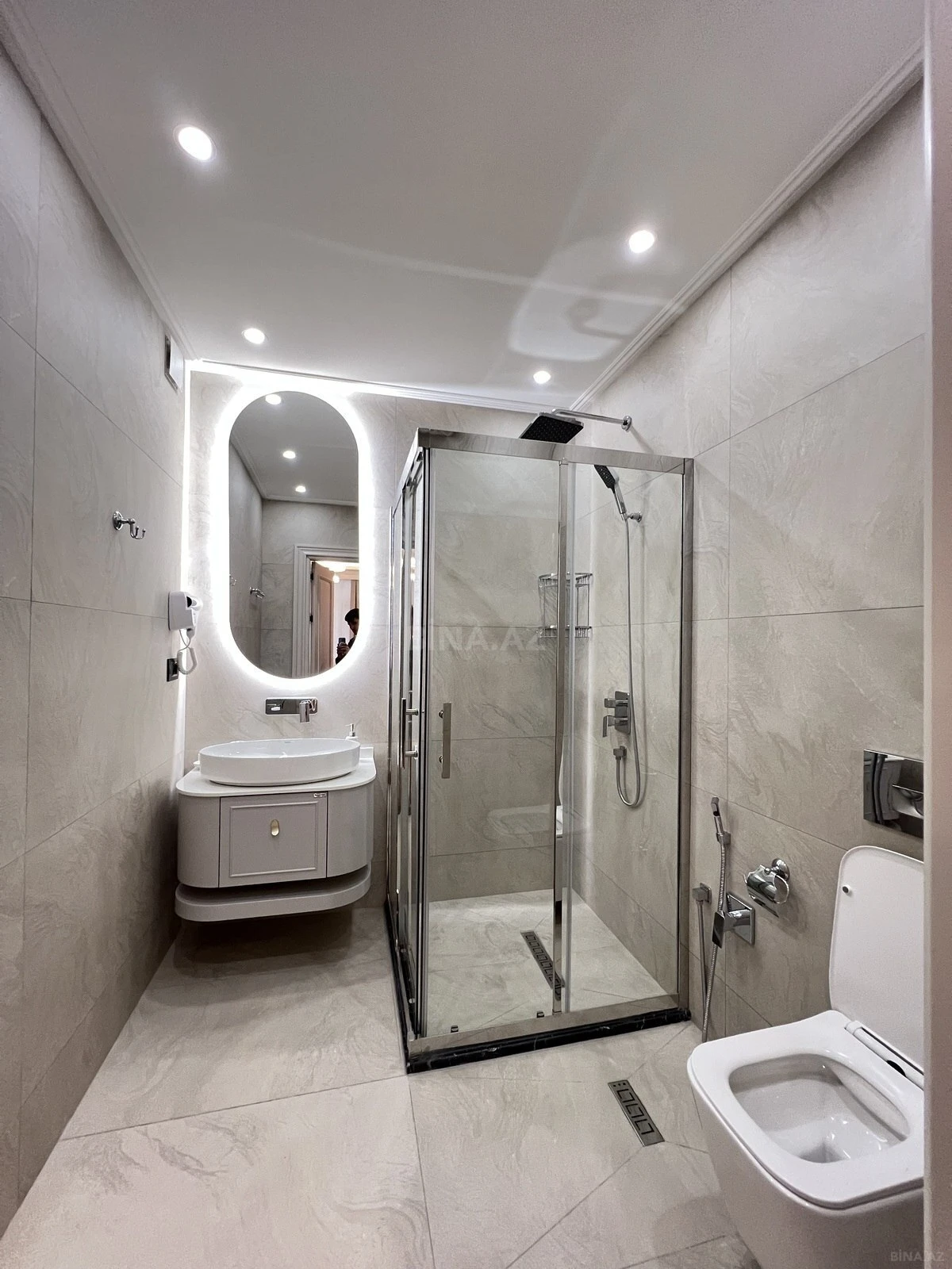 Satılır 4 otaqlı mənzil 165 m²