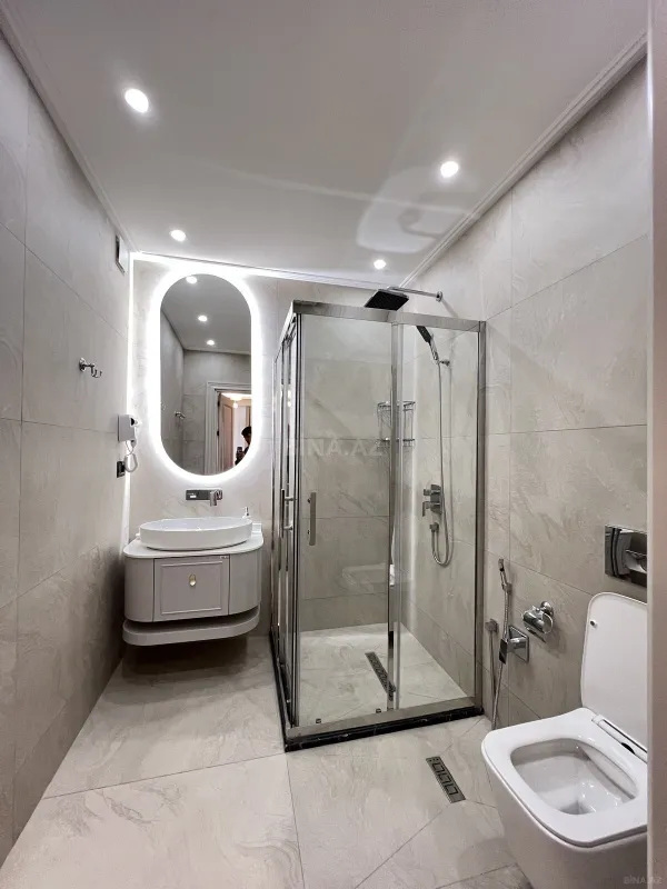 Satılır 4 otaqlı mənzil 165 m²