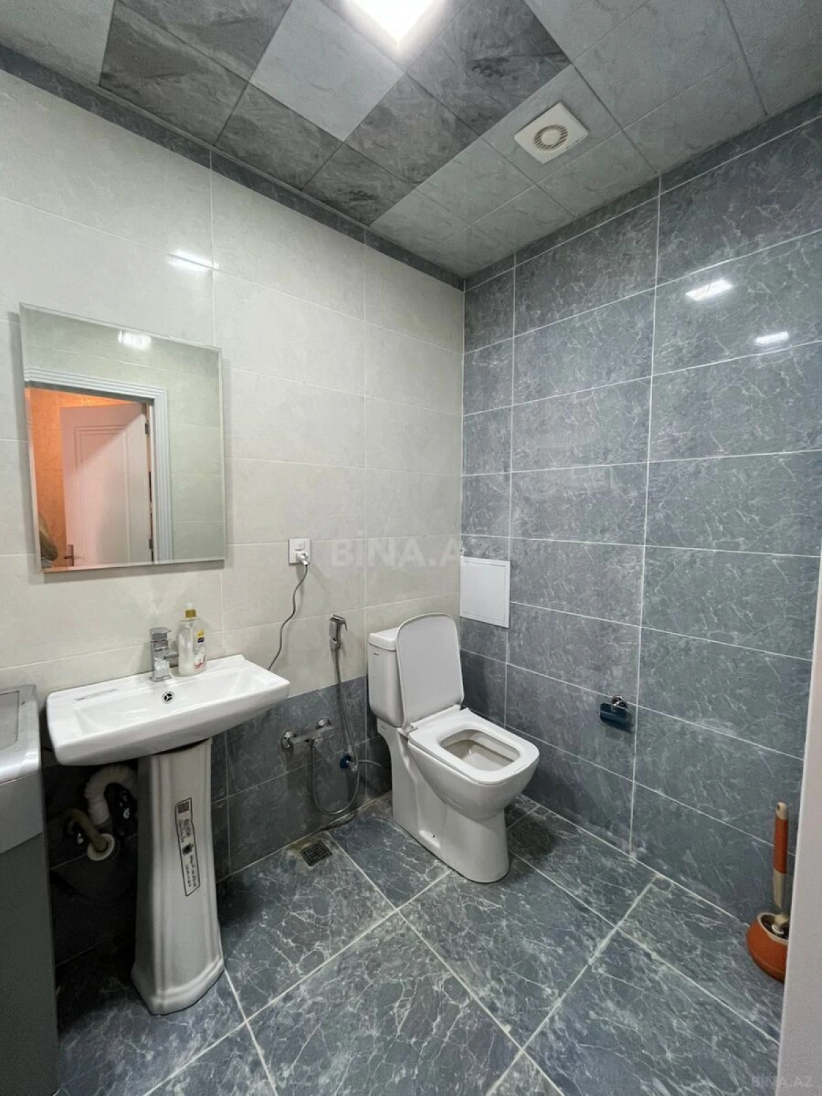 Kirayə verilir 2 otaqlı mənzil 57 m²