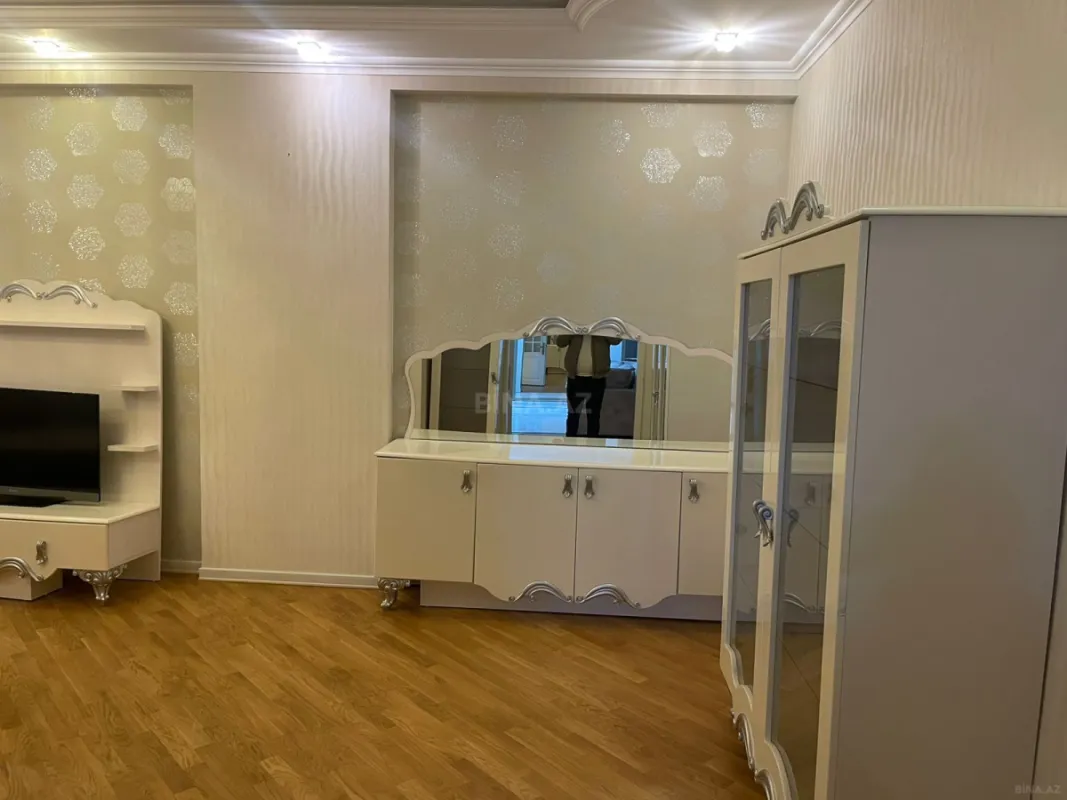 Kirayə verilir 3 otaqlı mənzil 120 m²