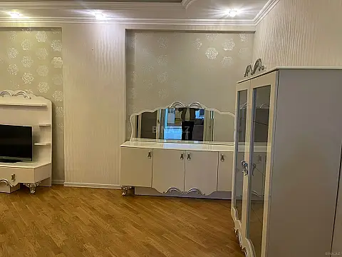 Kirayə verilir 3 otaqlı mənzil 120 m²