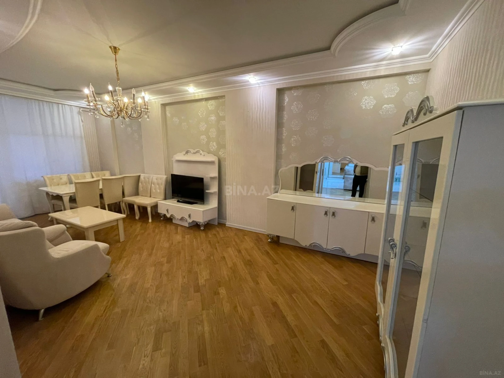 Kirayə verilir 3 otaqlı mənzil 120 m²