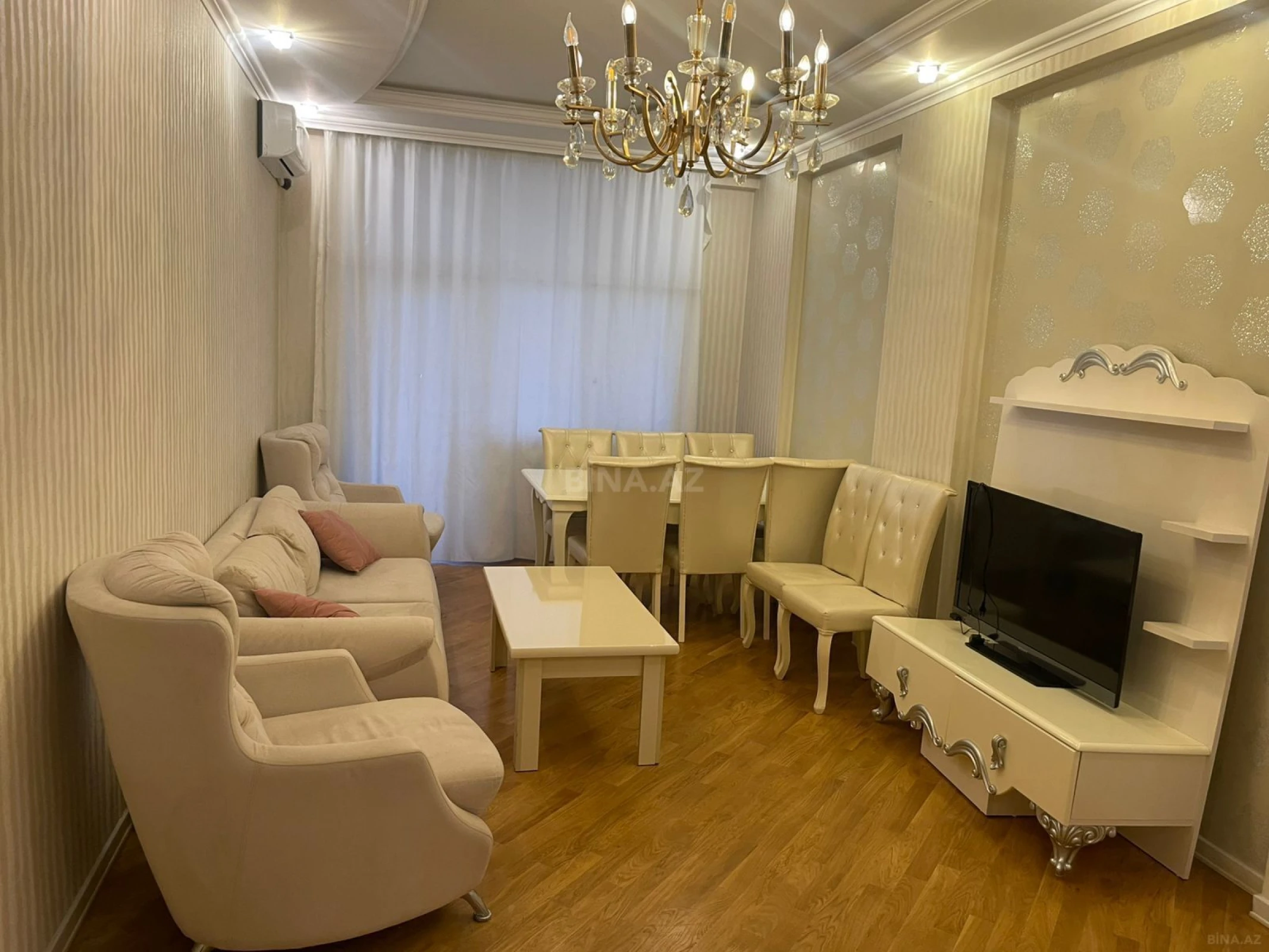 Kirayə verilir 3 otaqlı mənzil 120 m²