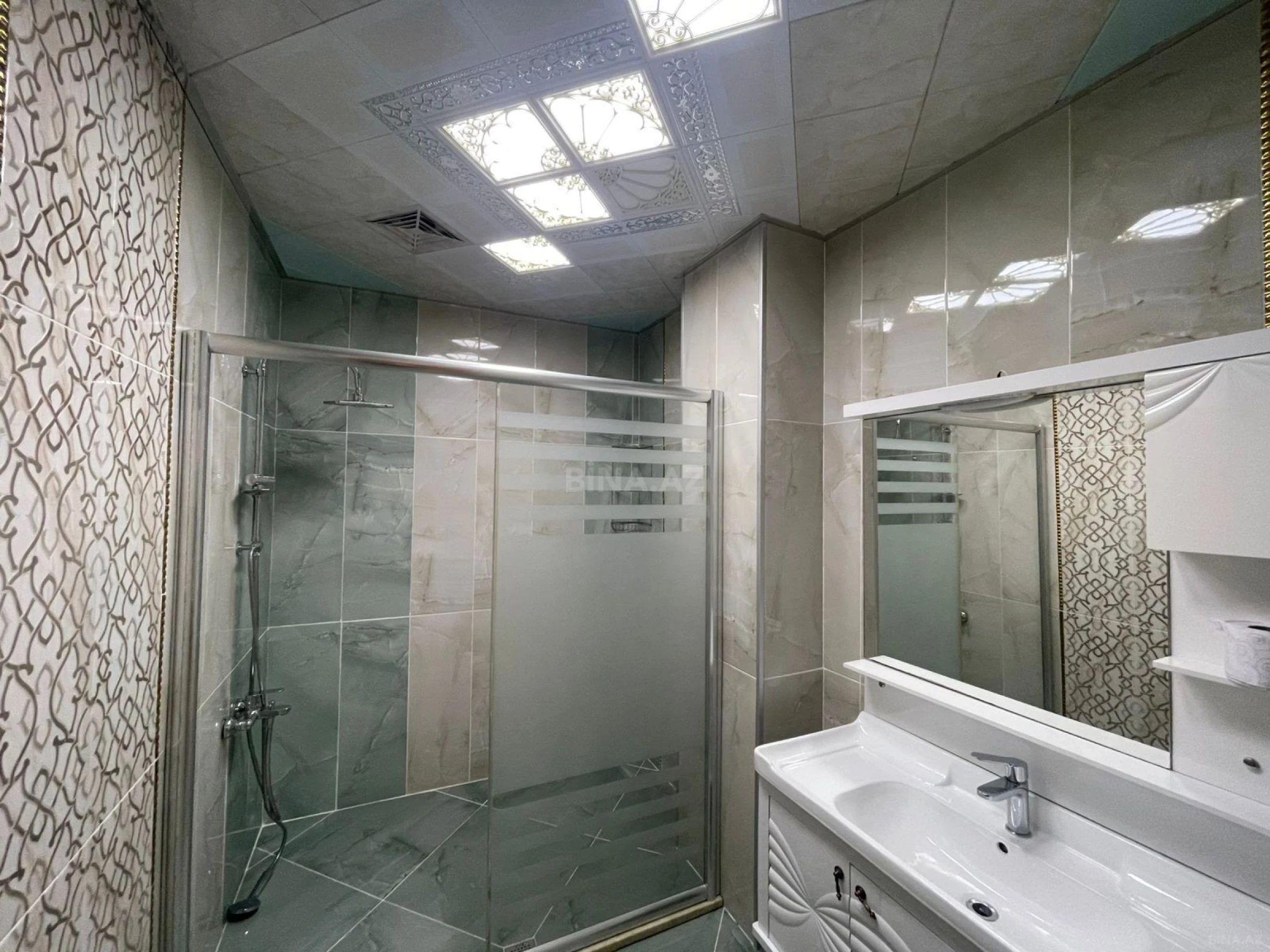 Kirayə verilir 3 otaqlı mənzil 120 m²