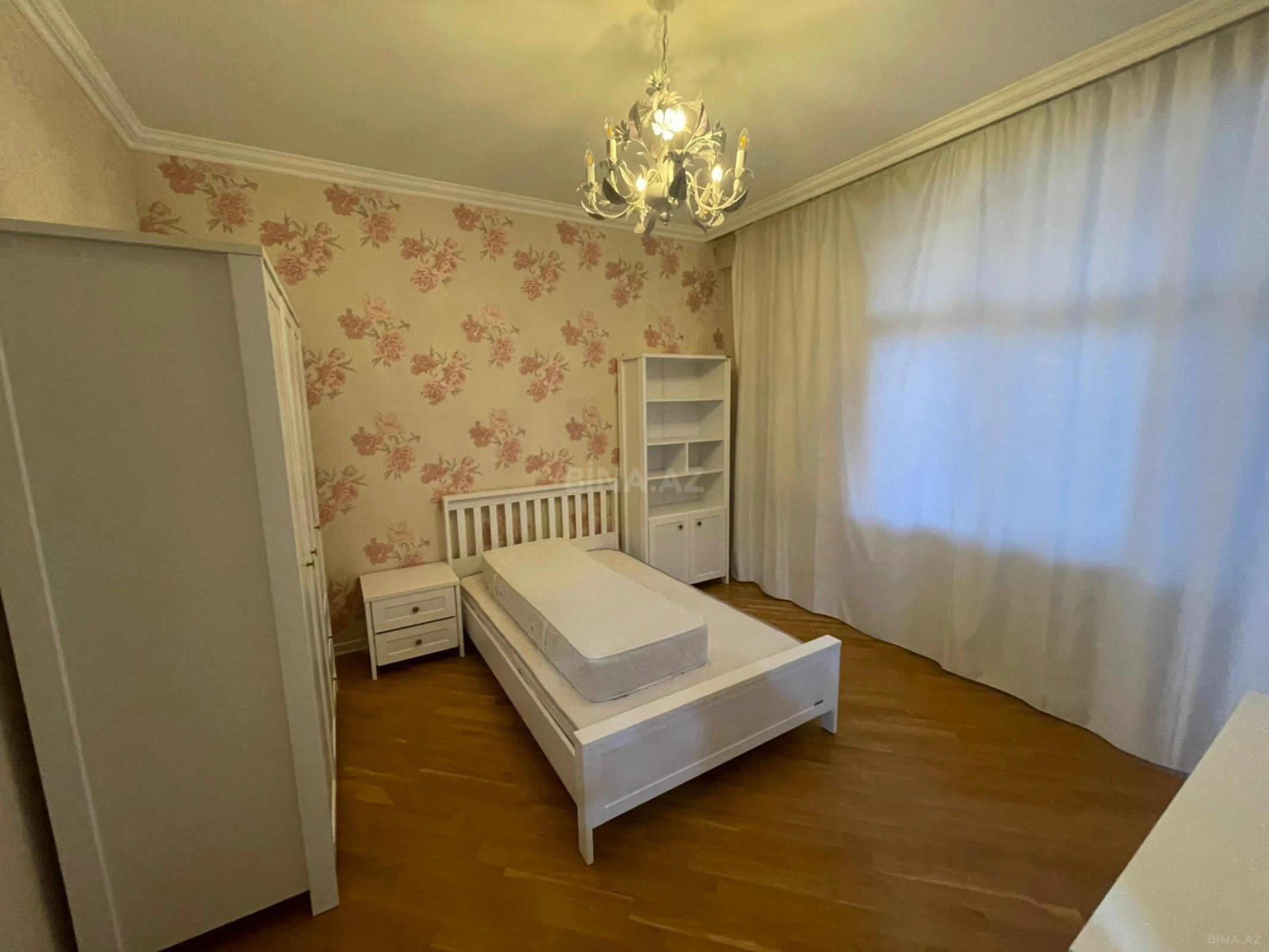 Kirayə verilir 3 otaqlı mənzil 120 m²