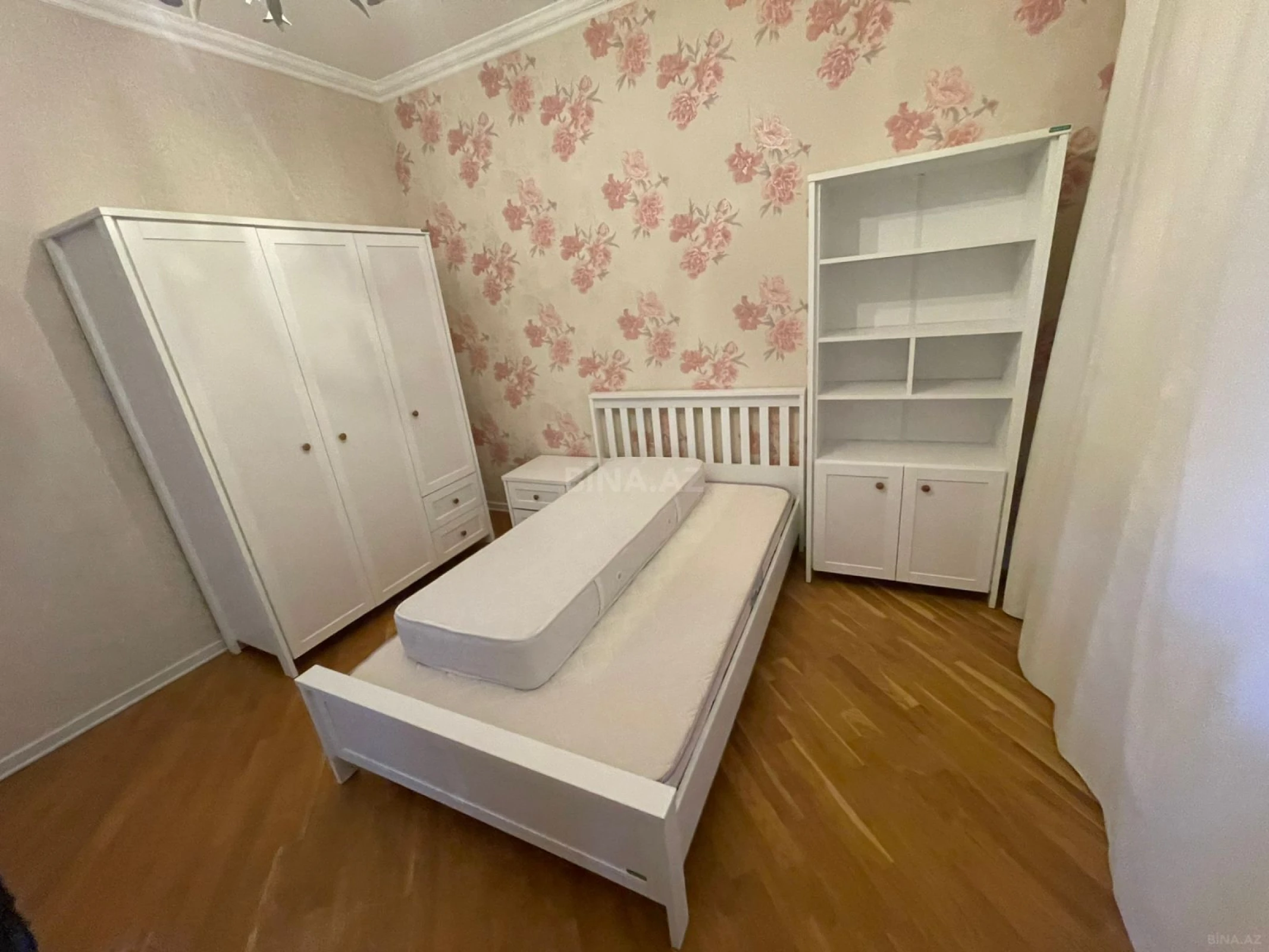 Kirayə verilir 3 otaqlı mənzil 120 m²