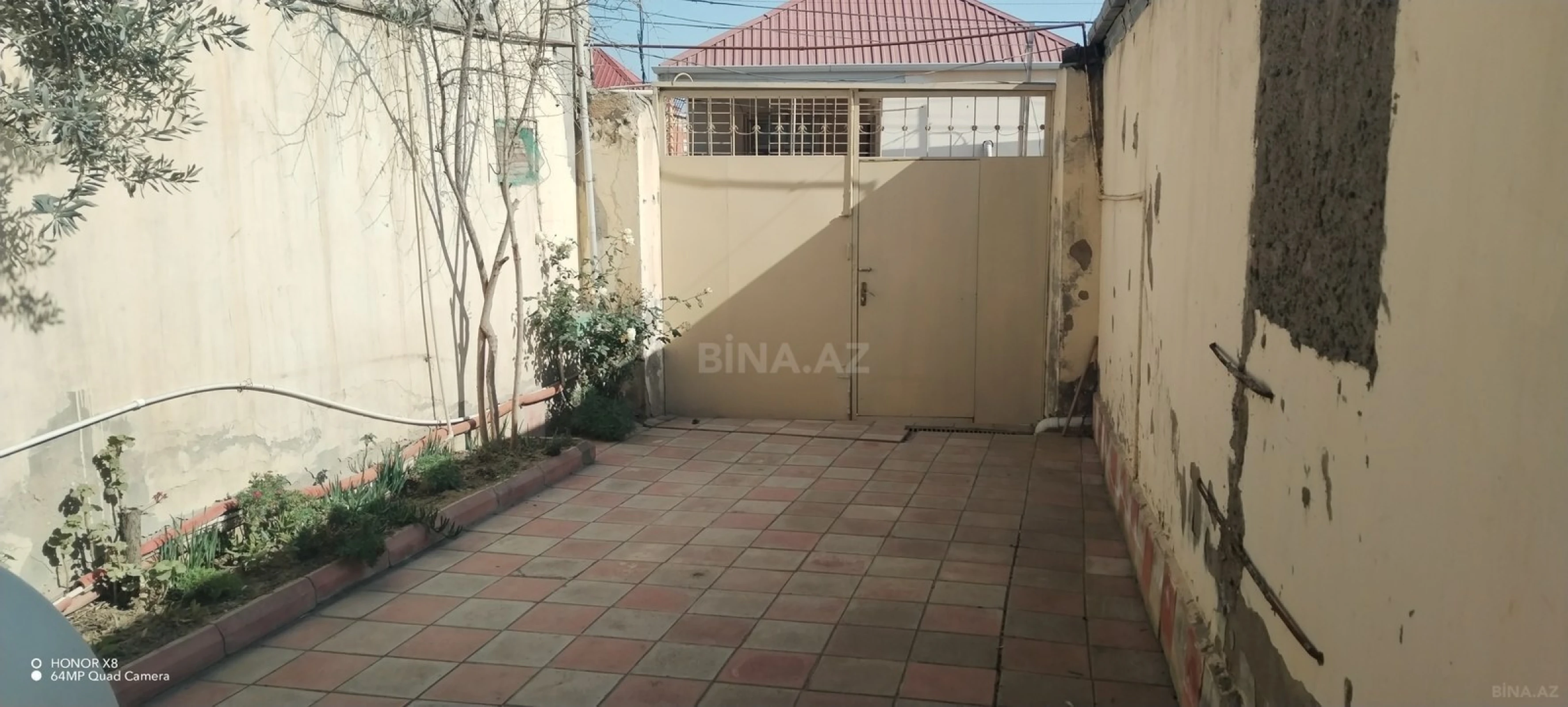 Satılır 5 otaqlı həyət evi 180 m²