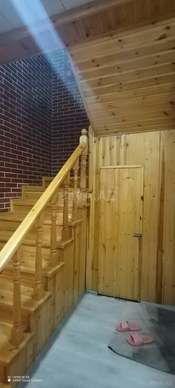 Satılır 5 otaqlı həyət evi 180 m²