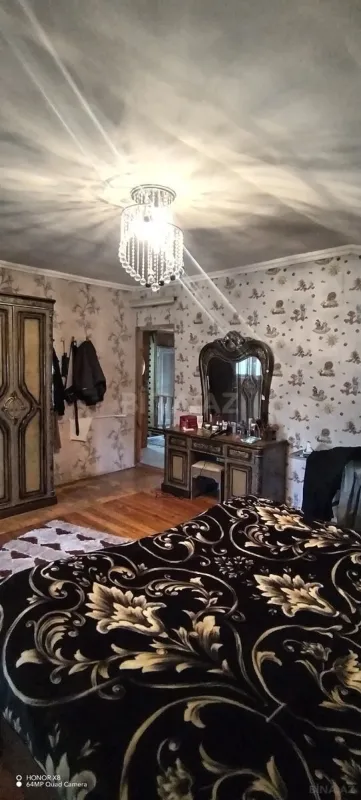 Satılır 5 otaqlı həyət evi 180 m²