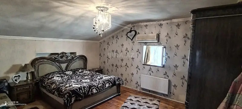 Satılır 5 otaqlı həyət evi 180 m²