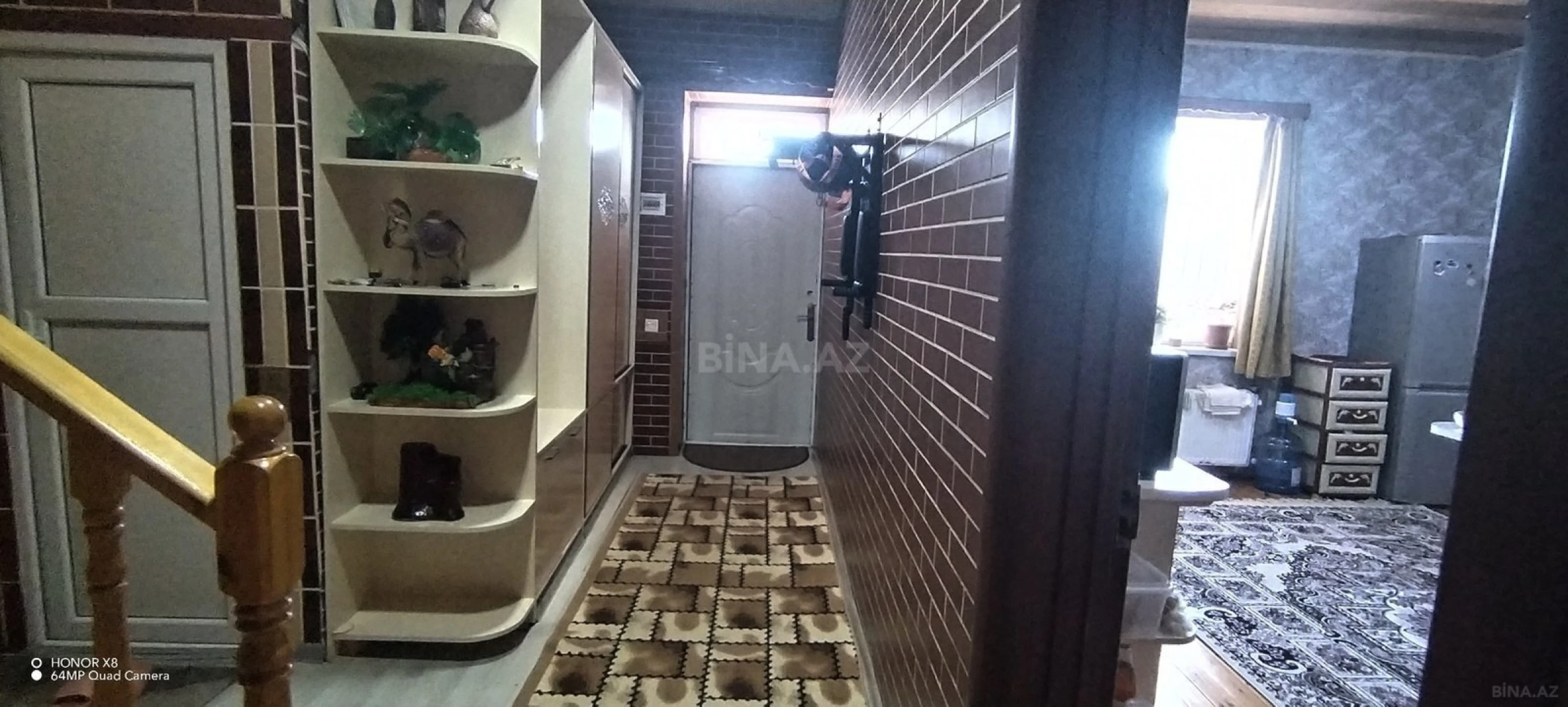 Satılır 5 otaqlı həyət evi 180 m²