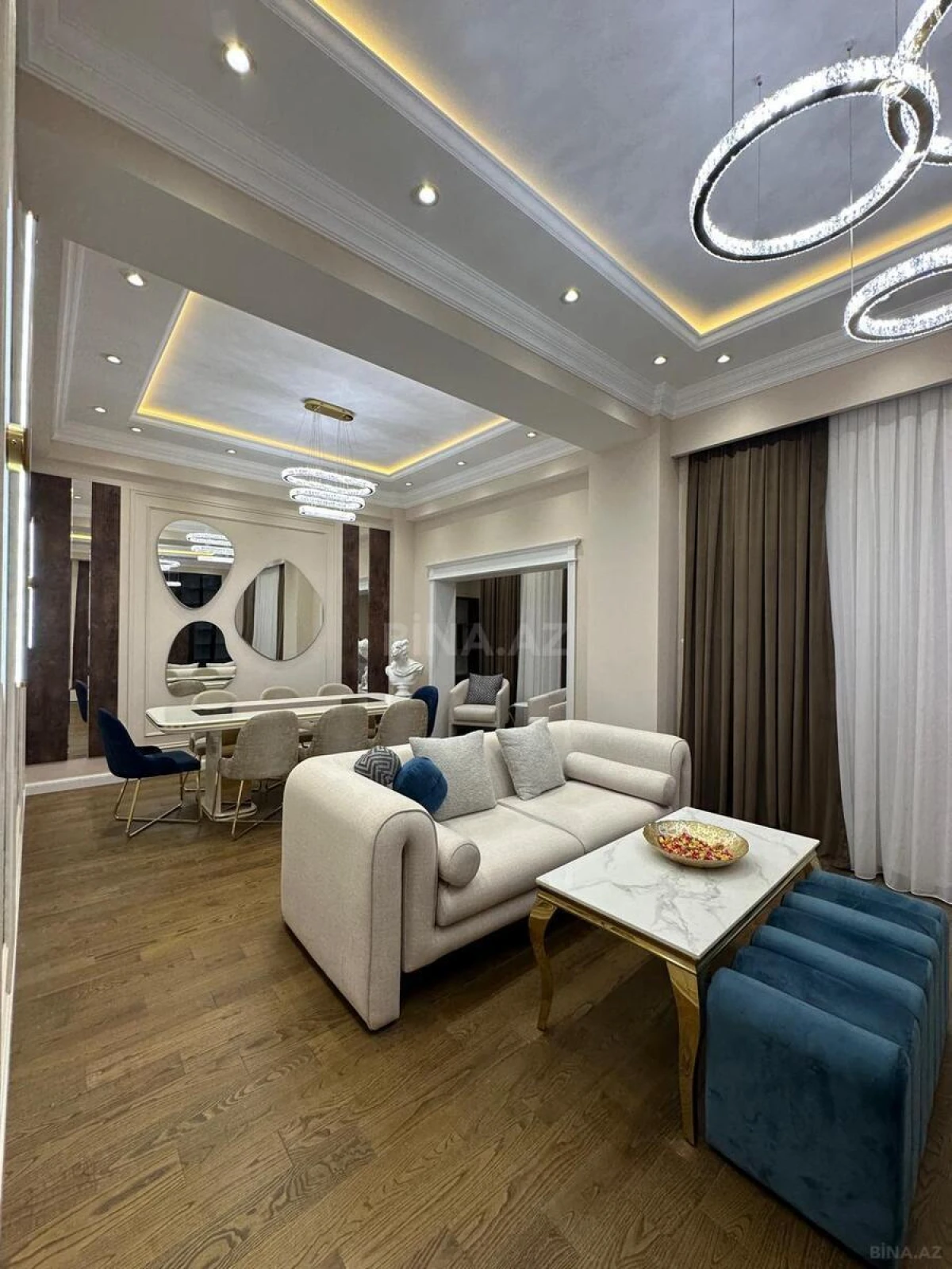 Satılır 4 otaqlı mənzil 208 m²