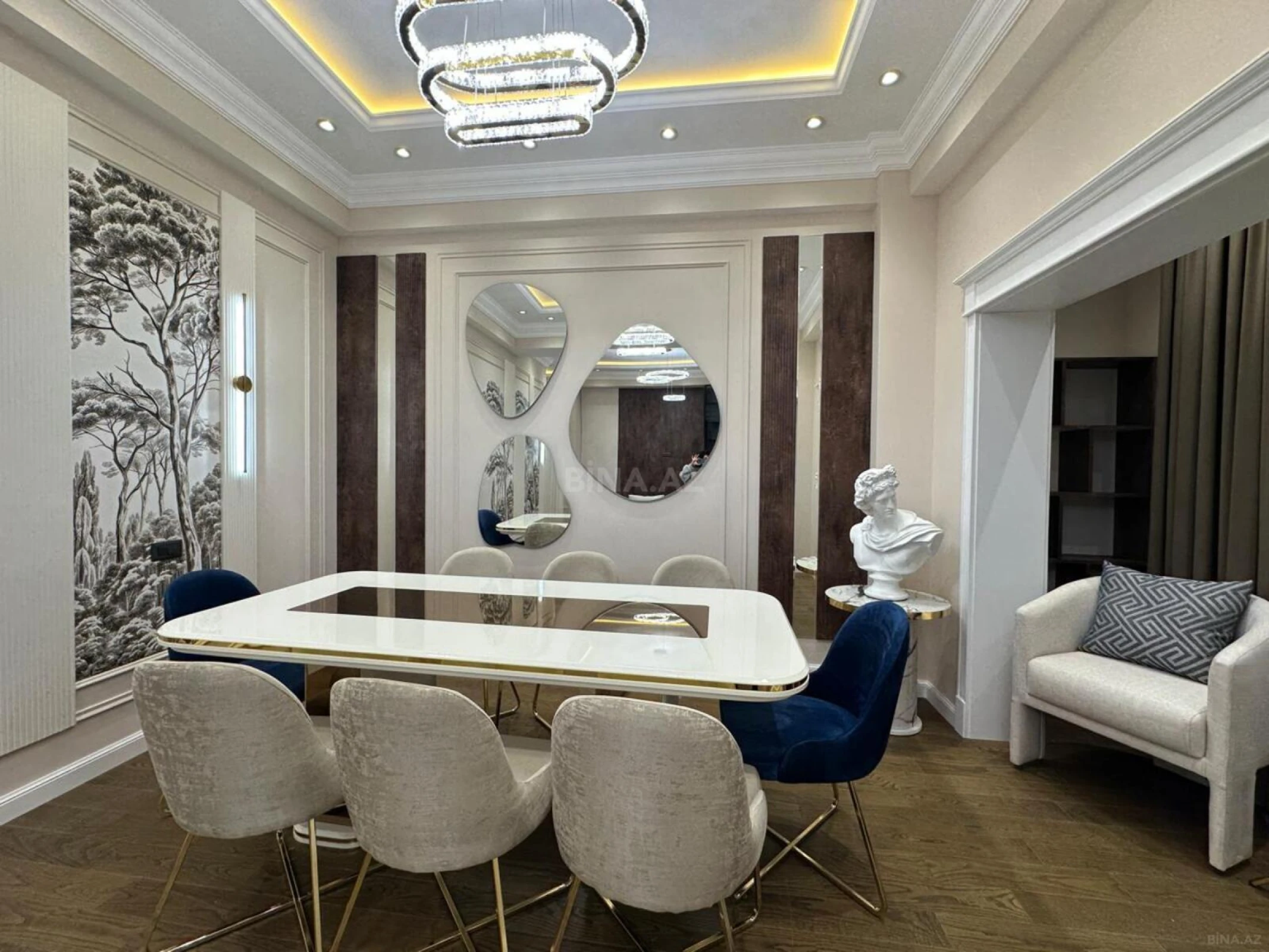 Satılır 4 otaqlı mənzil 208 m²