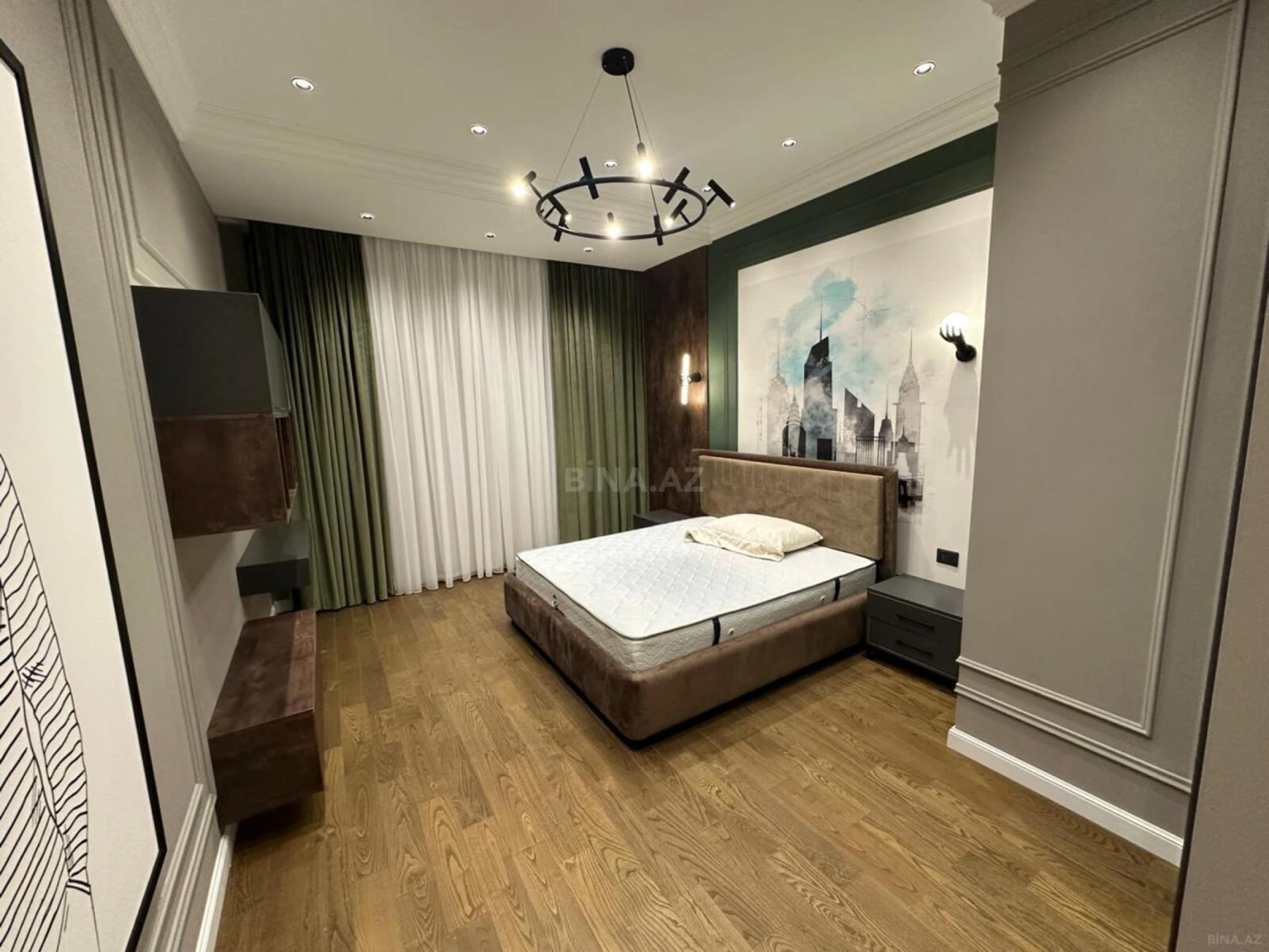 Satılır 4 otaqlı mənzil 208 m²