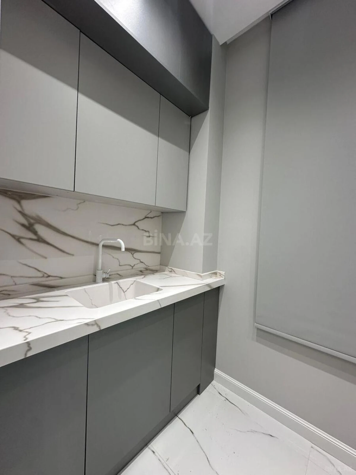 Satılır 4 otaqlı mənzil 208 m²
