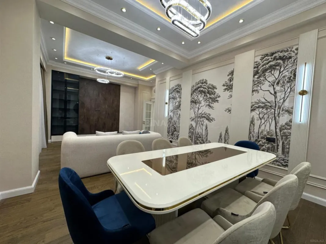 Satılır 4 otaqlı mənzil 208 m²