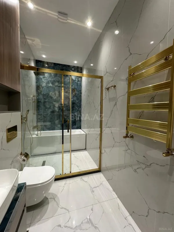 Satılır 4 otaqlı mənzil 208 m²