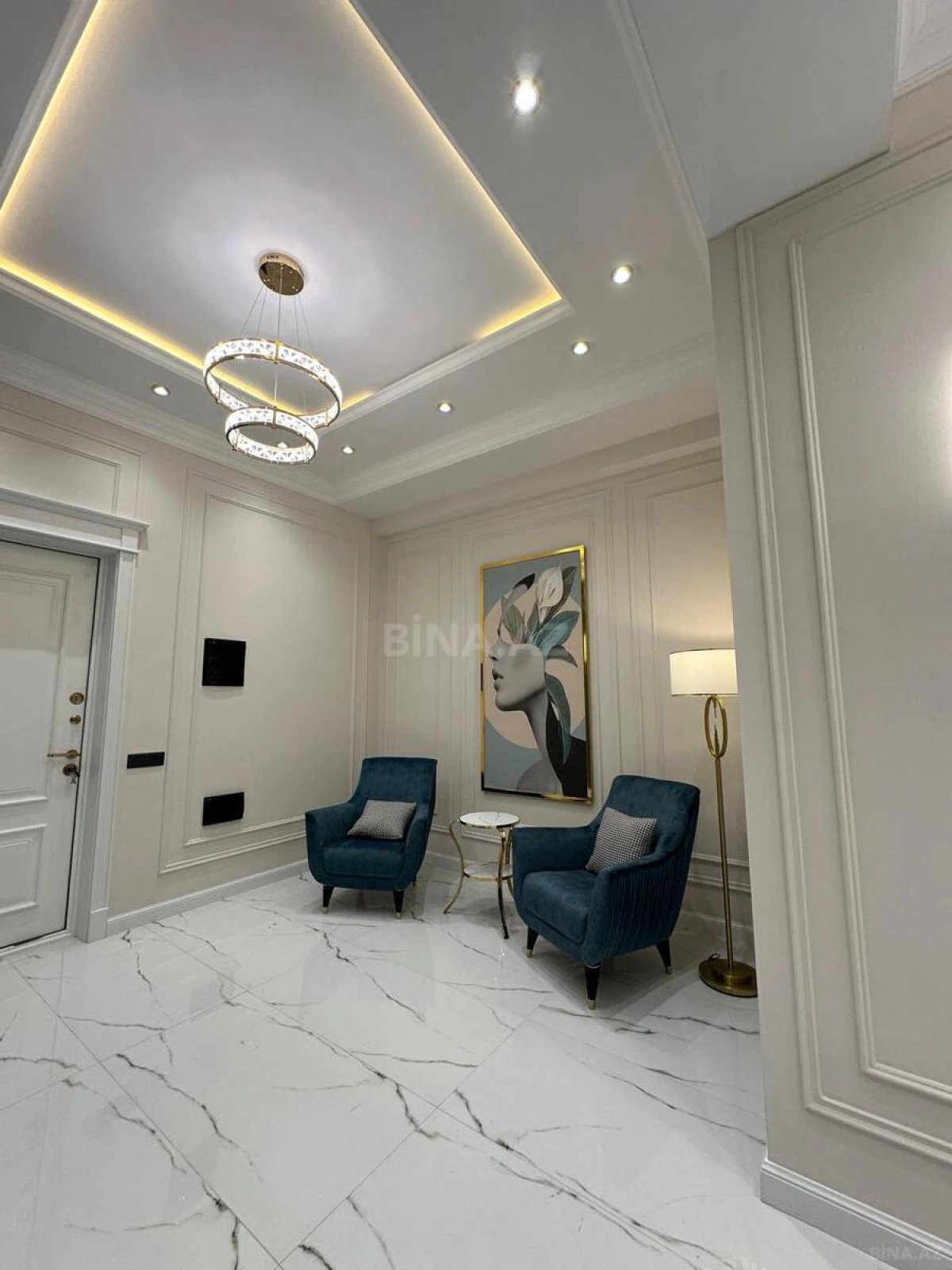 Satılır 4 otaqlı mənzil 208 m²