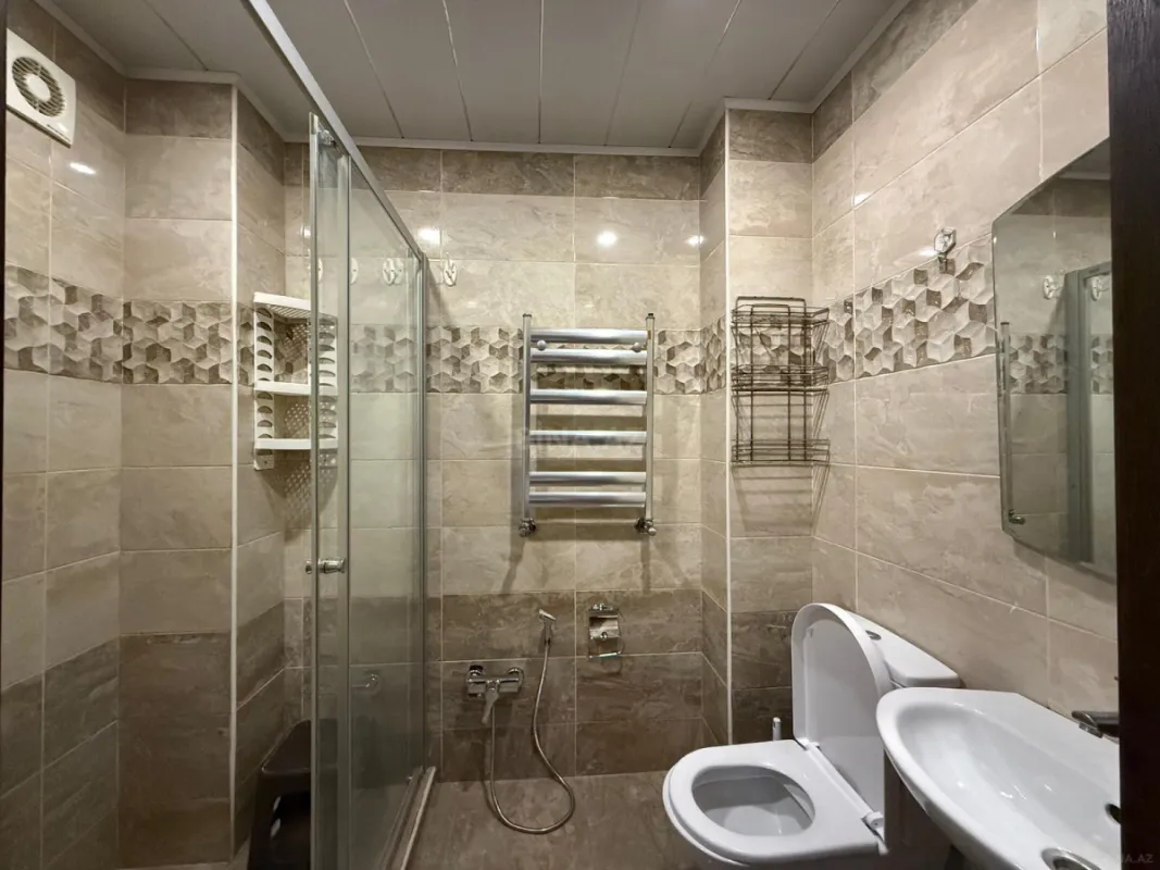 Kirayə verilir 2 otaqlı mənzil 66 m²