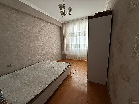 Kirayə verilir 2 otaqlı mənzil 66 m²