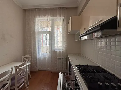 Kirayə verilir 2 otaqlı mənzil 66 m²