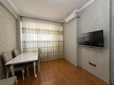 Kirayə verilir 2 otaqlı mənzil 66 m²