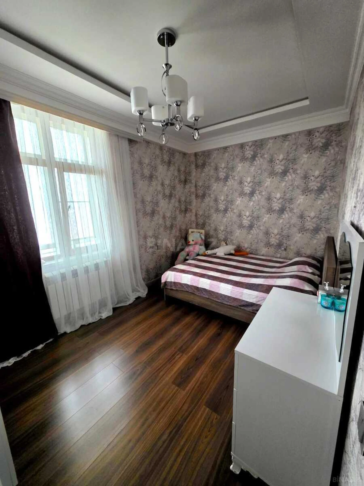 Satılır 3 otaqlı mənzil 94 m²