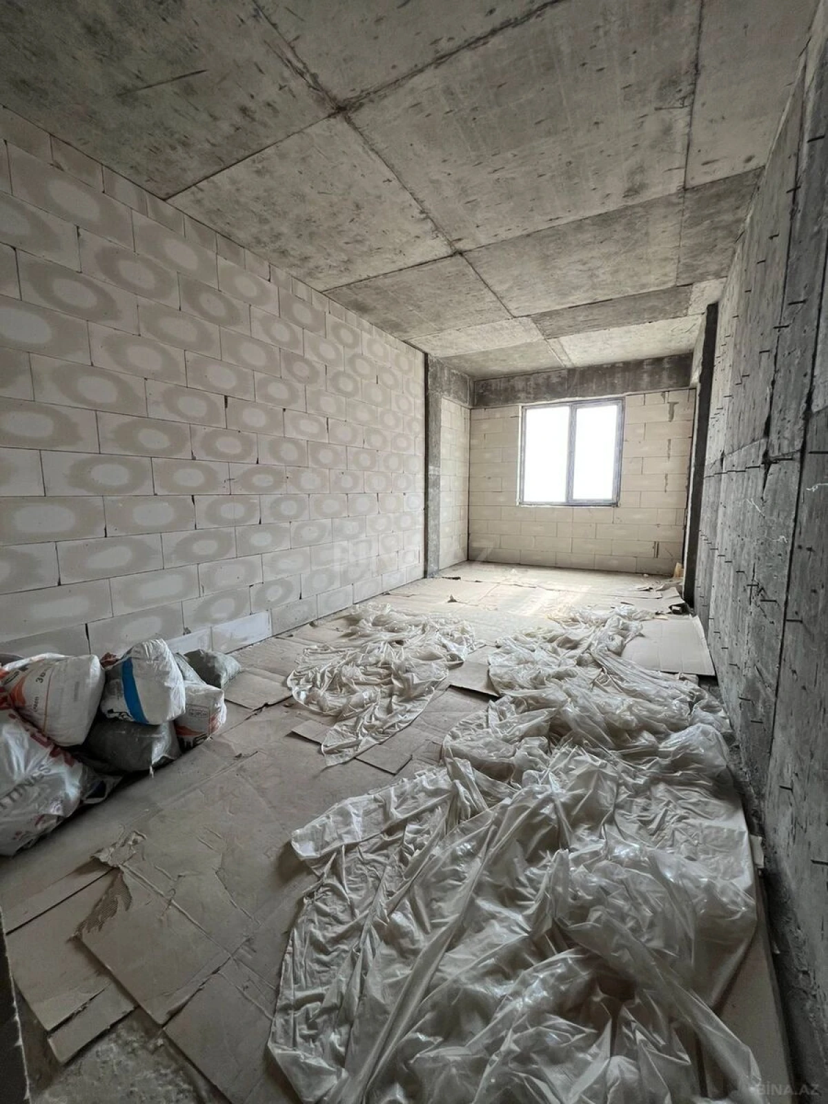 Satılır 3 otaqlı mənzil 135 m²