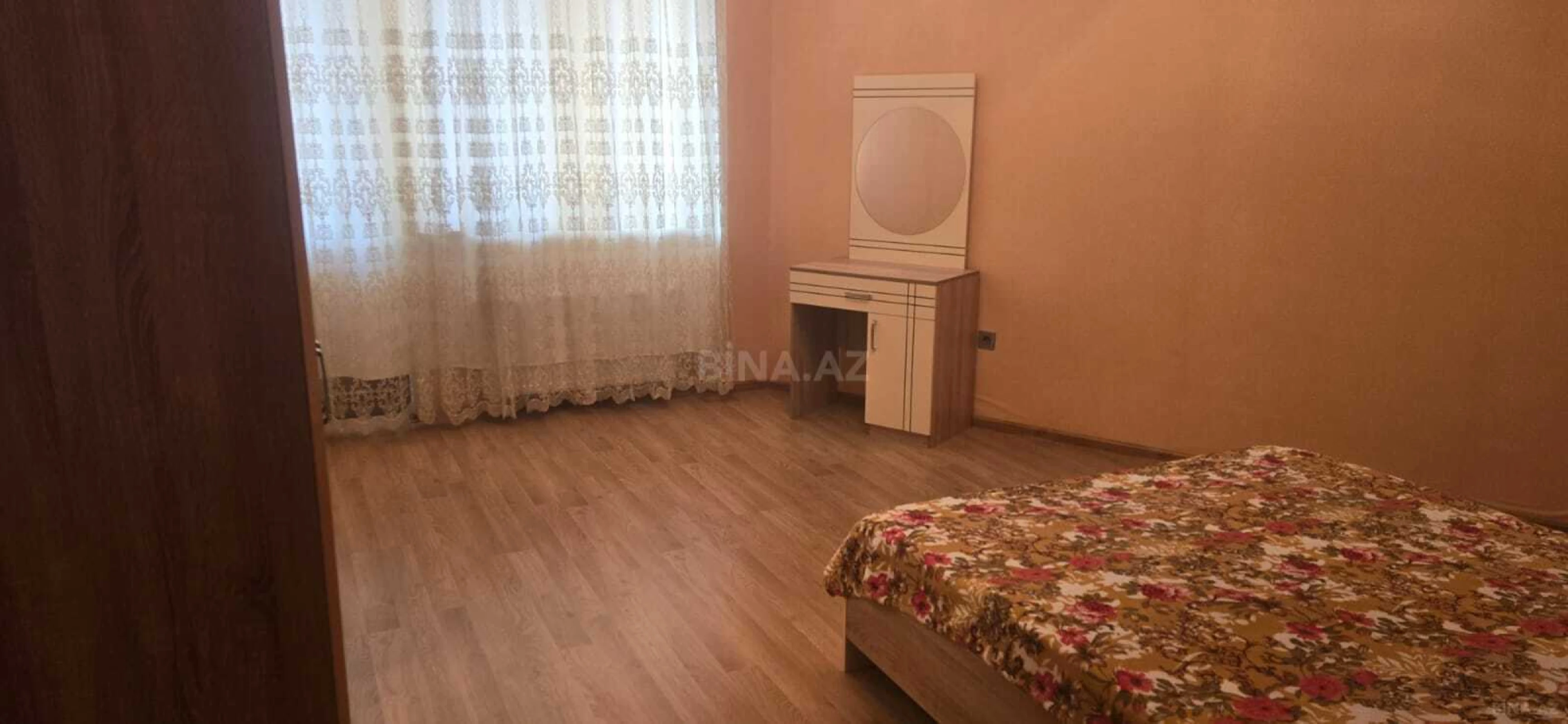Kirayə verilir 3 otaqlı mənzil 120 m²
