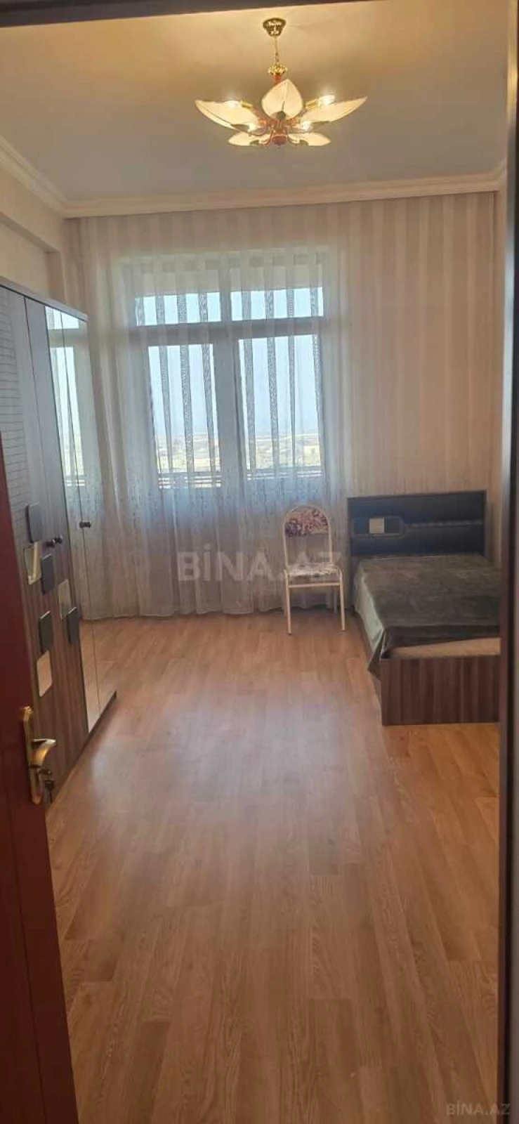 Kirayə verilir 3 otaqlı mənzil 120 m²