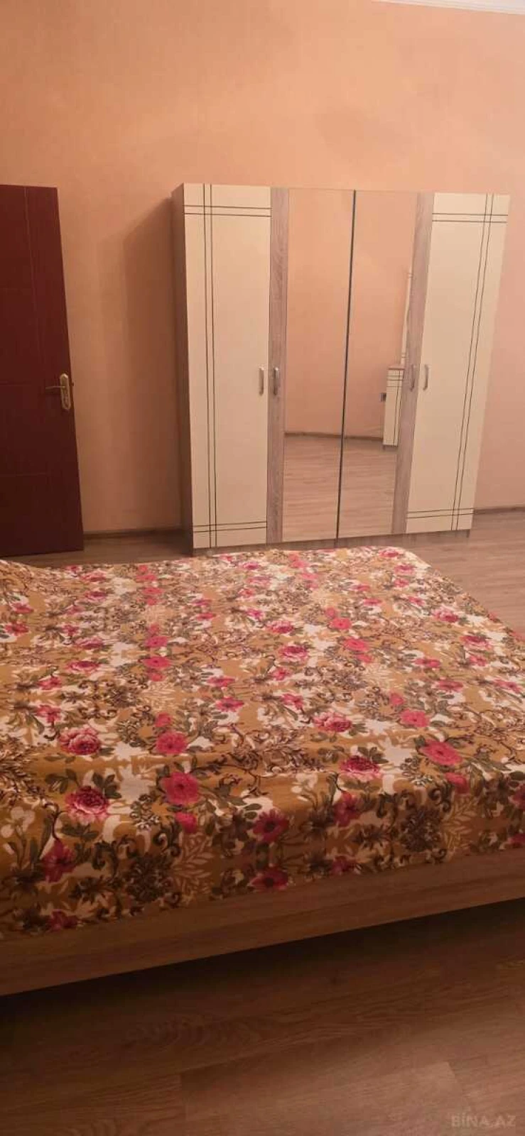 Kirayə verilir 3 otaqlı mənzil 120 m²