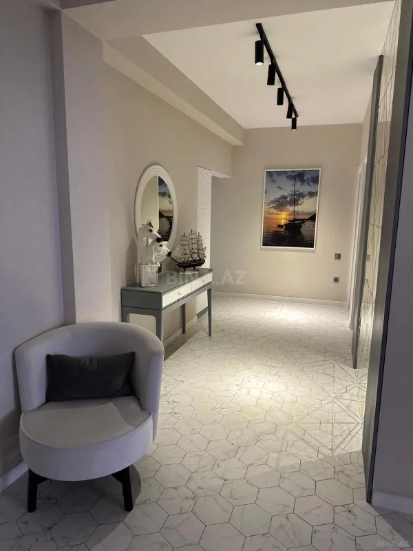 Kirayə verilir 3 otaqlı mənzil 150 m²