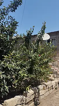 Satılır 4 otaqlı həyət evi 100 m²