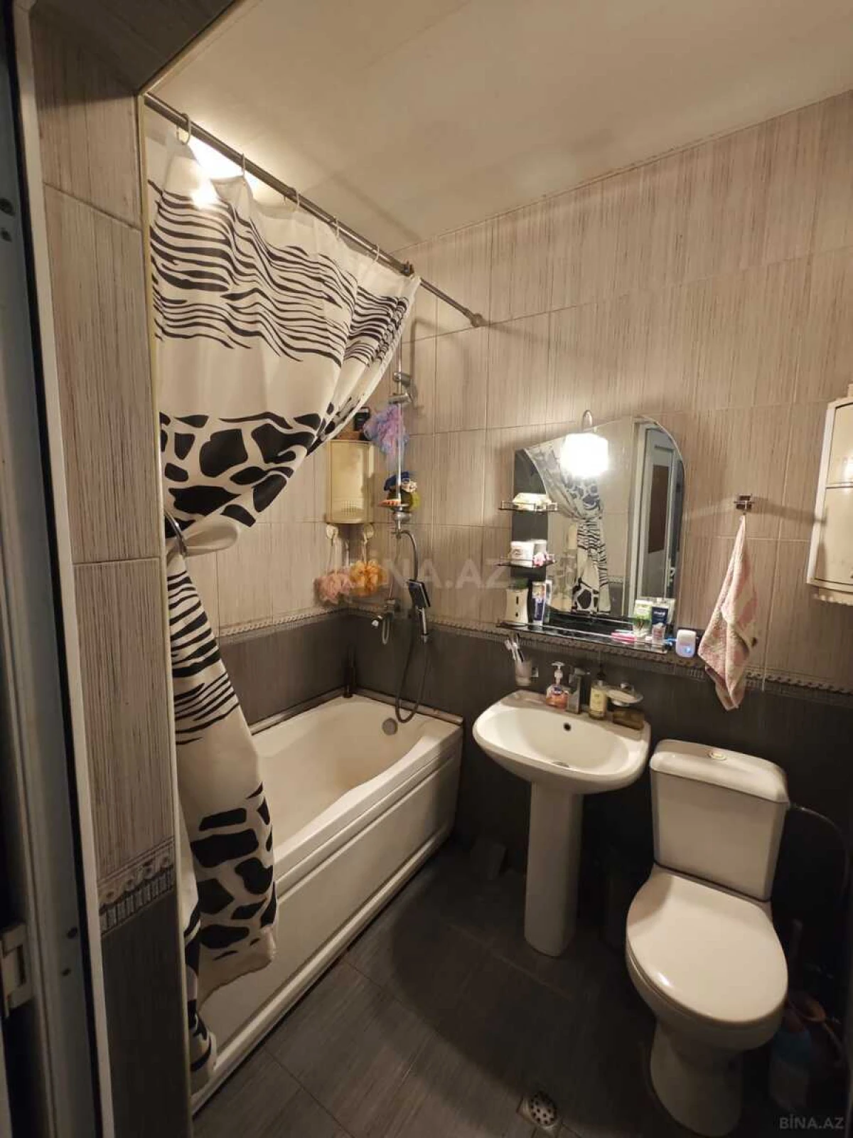 Satılır 3 otaqlı mənzil 68 m²