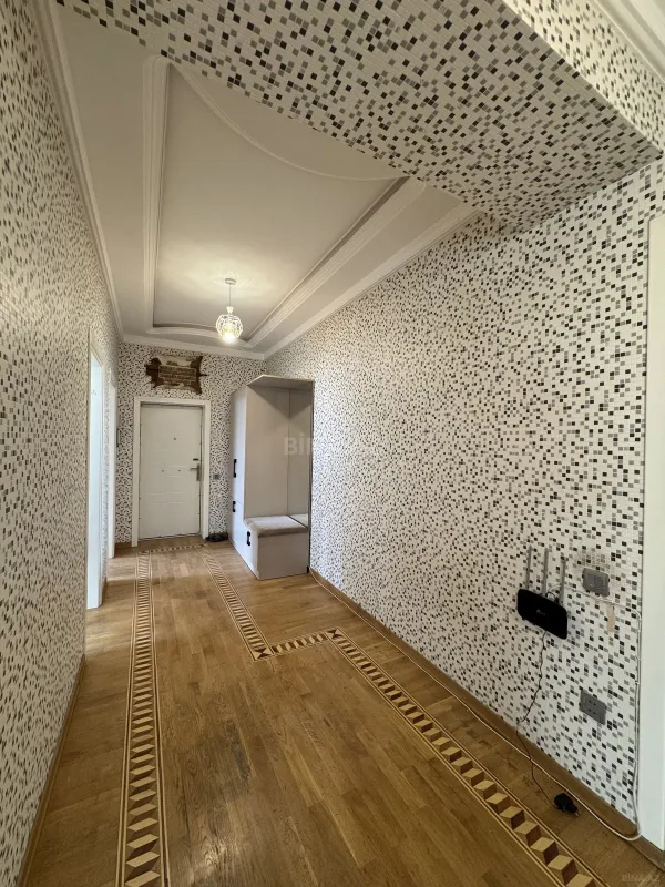 Satılır 3 otaqlı mənzil 125 m²