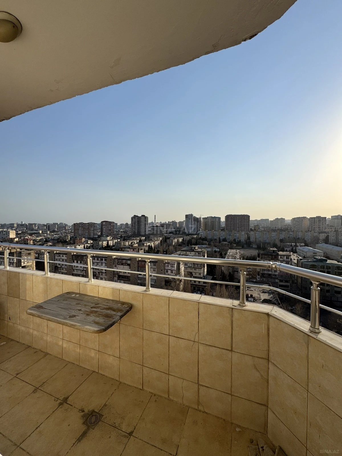 Satılır 3 otaqlı mənzil 125 m²